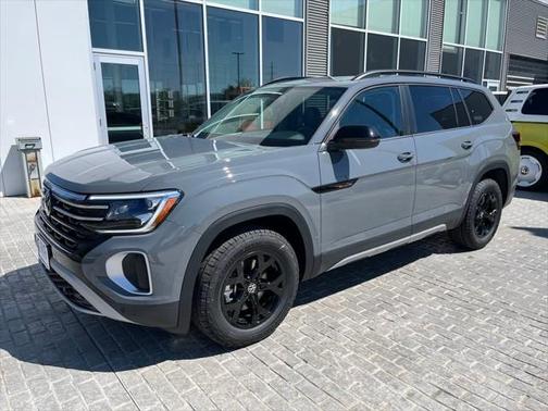 2025 Volkswagen Atlas 2.0T Peak Edition