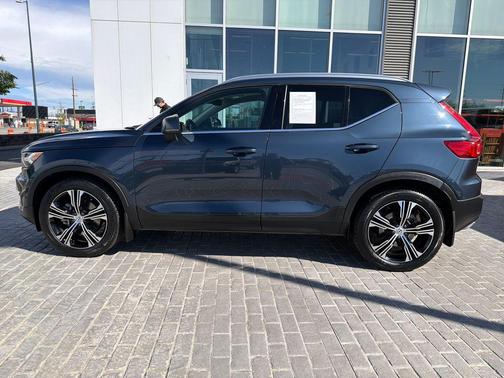Denim Blue Metallic 2020 Volvo XC40 T5 Inscription