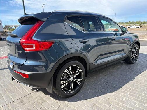 Denim Blue Metallic 2020 Volvo XC40 T5 Inscription