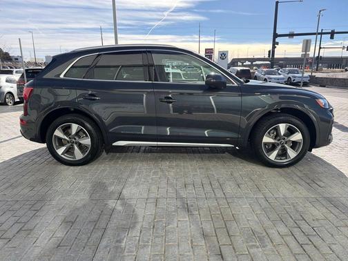 2023 Audi Q5 40 Premium