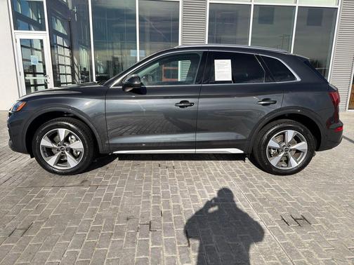 2023 Audi Q5 40 Premium