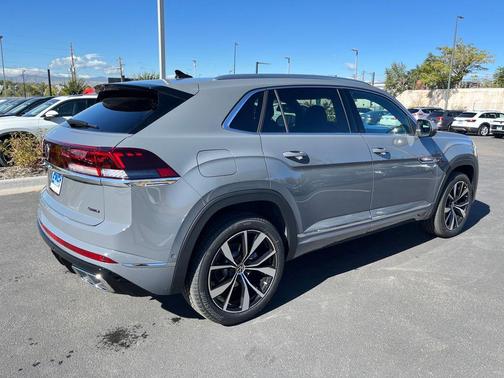 2026 Volkswagen Atlas Cross Sport 2.0T SEL Premium
