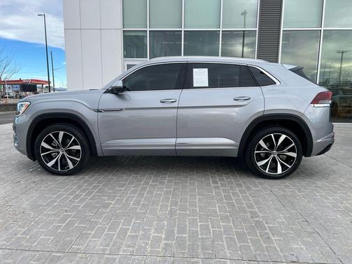 2024 Volkswagen Atlas Cross Sport 2.0T SEL Premium
