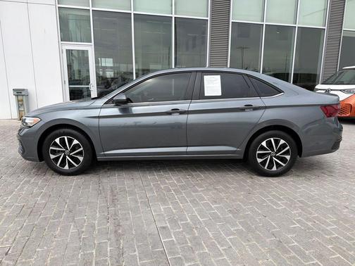 Platinum Gray Metallic 2024 Volkswagen Jetta 1.5T S