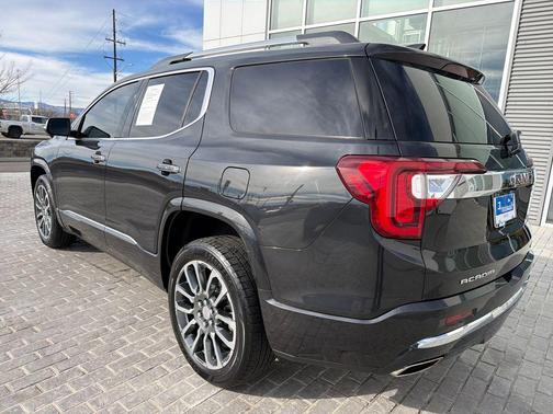 2020 GMC Acadia Denali