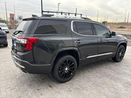 2020 GMC Acadia Denali