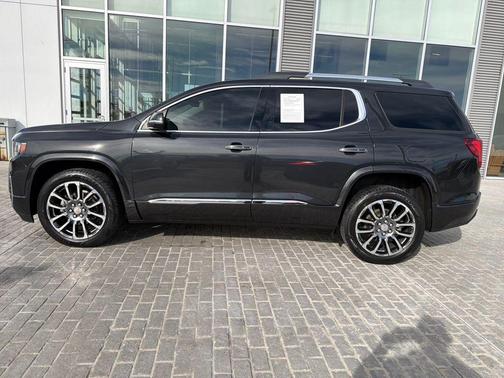 2020 GMC Acadia Denali