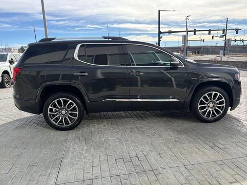 2020 GMC Acadia Denali