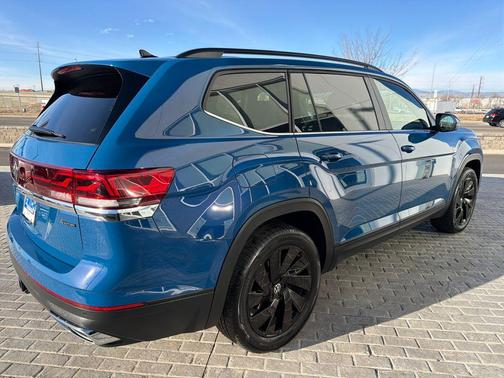 2025 Volkswagen Atlas 2.0T SE w/Technology 4MOTION