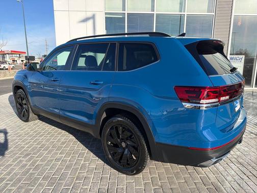 2025 Volkswagen Atlas 2.0T SE w/Technology 4MOTION