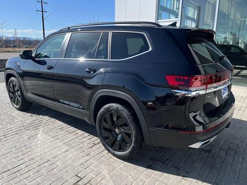 2025 Volkswagen Atlas 2.0T SE w/Technology 4MOTION