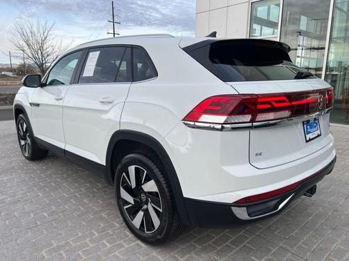 2025 Volkswagen Atlas Cross Sport 2.0T SE w/Technology 4MOTION