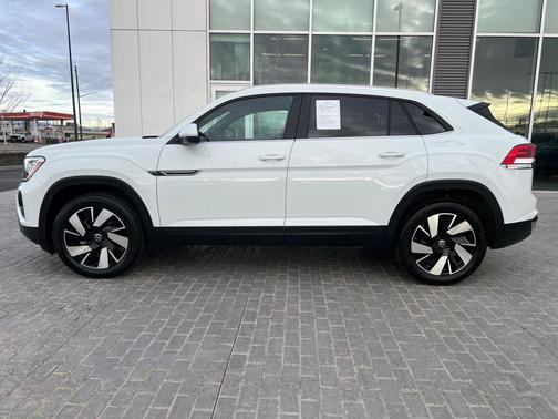2025 Volkswagen Atlas Cross Sport 2.0T SE w/Technology 4MOTION