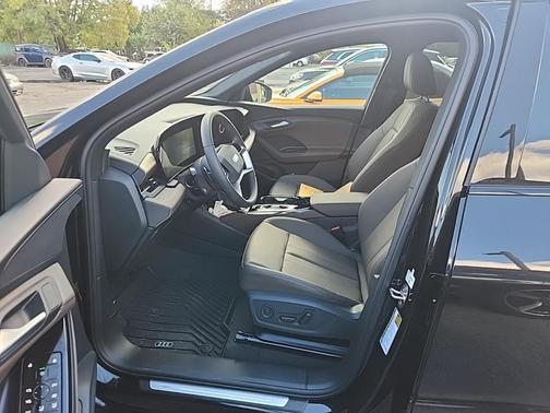 2025 Audi Q6 e-tron Premium quattro