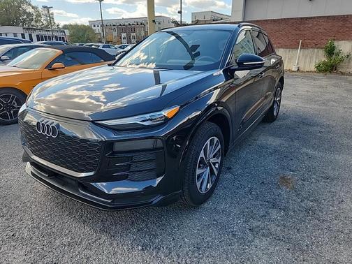 2025 Audi Q6 e-tron Premium quattro