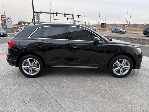 2024 Audi Q3 Premium 45 TFSI S line quattro Tiptronic