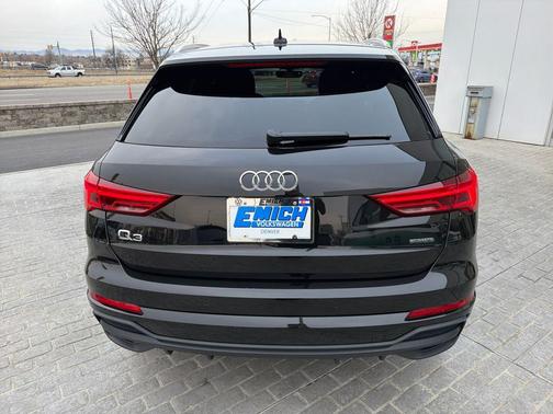 2024 Audi Q3 Premium 45 TFSI S line quattro Tiptronic