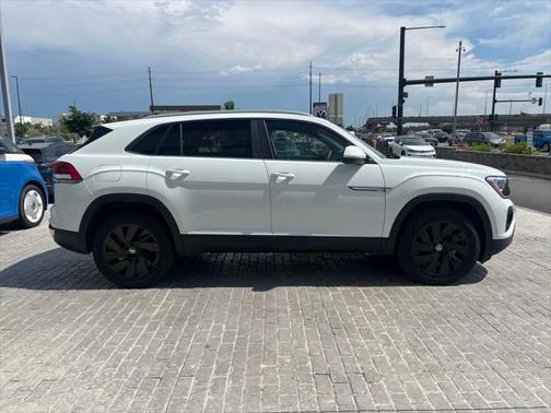 2025 Volkswagen Atlas Cross Sport 2.0T SE w/Technology 4MOTION