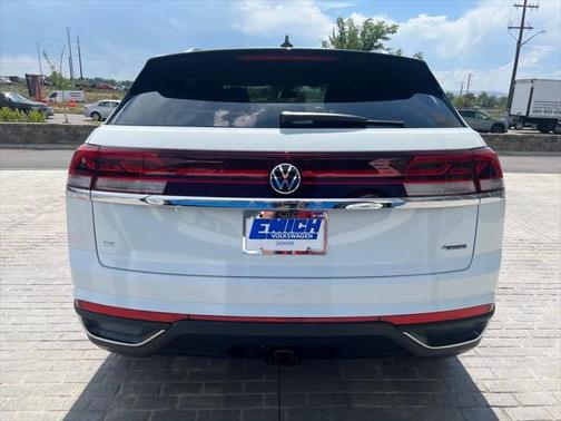 2025 Volkswagen Atlas Cross Sport 2.0T SE w/Technology 4MOTION
