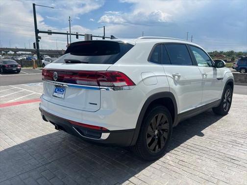 2025 Volkswagen Atlas Cross Sport 2.0T SE w/Technology 4MOTION