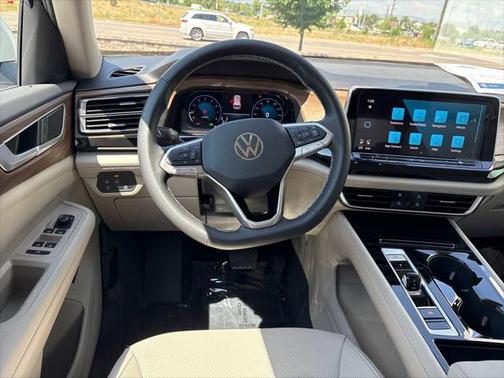 2025 Volkswagen Atlas 2.0T SE w/Technology 4MOTION