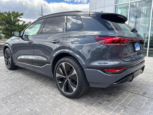 Magnet Gray 2025 Audi SQ6 e-tron Prestige quattro