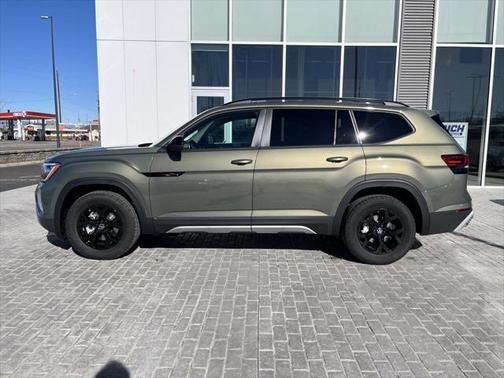 2025 Volkswagen Atlas 2.0T Peak Edition