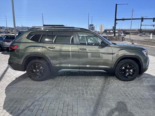 2025 Volkswagen Atlas 2.0T Peak Edition