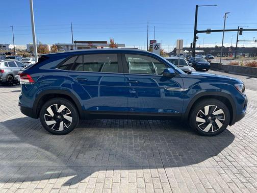 2026 Volkswagen Atlas Cross Sport 2.0T SE w/Technology 4MOTION