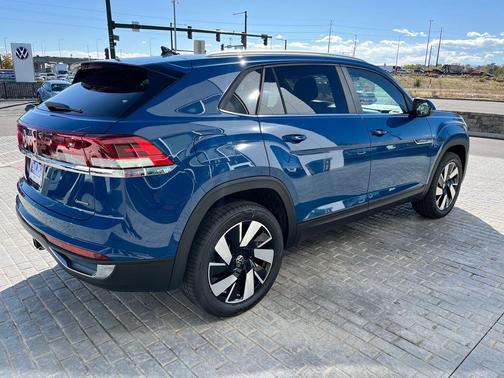 2026 Volkswagen Atlas Cross Sport 2.0T SE w/Technology 4MOTION