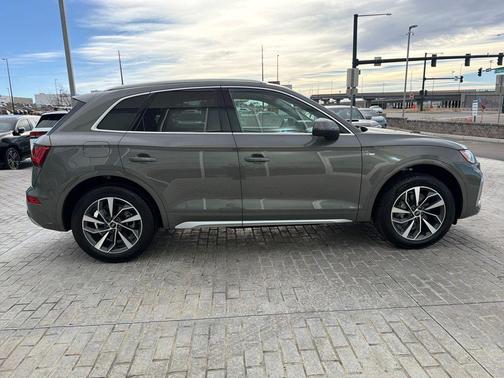 2023 Audi Q5 45 S line Premium Plus