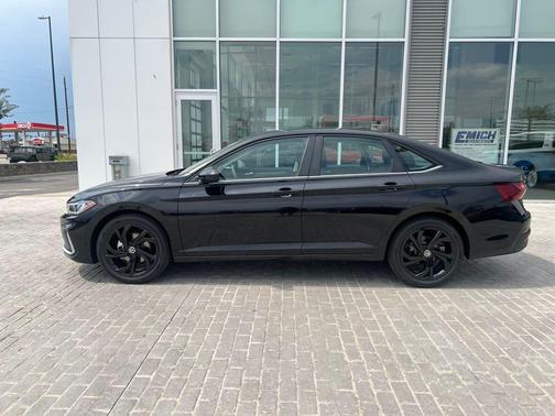 2025 Volkswagen Jetta 1.5T SE