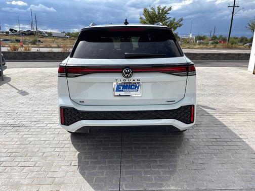 2025 Volkswagen Tiguan 2.0T SE R-Line Black 4MOTION