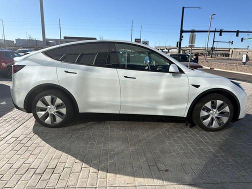 2023 Tesla Model Y Long Range Dual Motor All-Wheel Drive