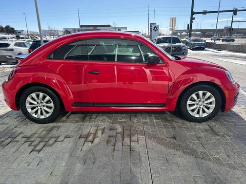 2018 Volkswagen Beetle 2.0T S