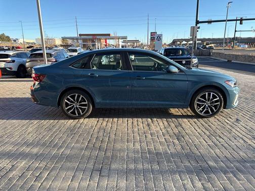 Monterey Blue Pearl 2026 Volkswagen Jetta 1.4T SE