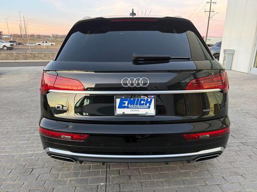 2022 Audi Q5 45 S line Premium