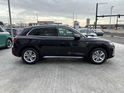 2022 Audi Q5 45 S line Premium