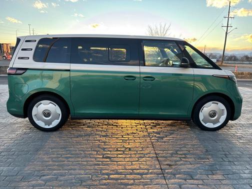 2025 Volkswagen ID. Buzz 1st Edition with 4MOTION