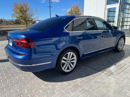 2017 Volkswagen Passat 1.8T SE w/Technology