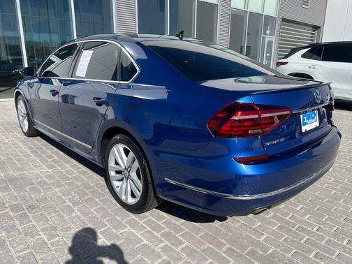 2017 Volkswagen Passat 1.8T SE w/Technology