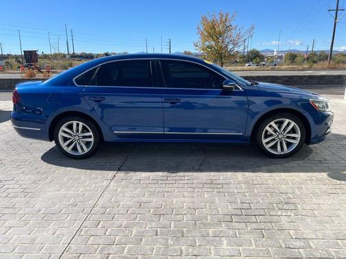 2017 Volkswagen Passat 1.8T SE w/Technology