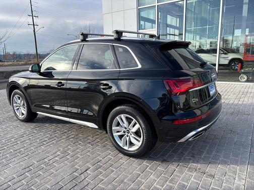 2023 Audi Q5 45 S line Premium