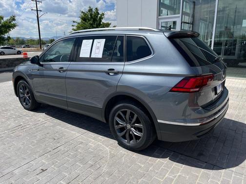 Platinum Gray Metallic 2023 Volkswagen Tiguan 2.0T SE 4MOTION