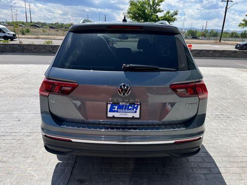 Platinum Gray Metallic 2023 Volkswagen Tiguan 2.0T SE 4MOTION
