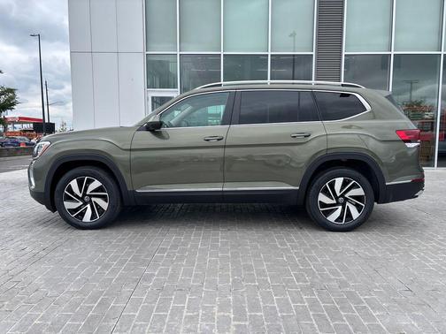 avocado green pearl 2026 Volkswagen Atlas 2.0T SEL