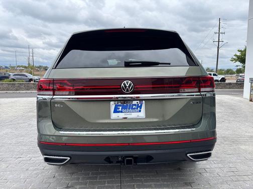 avocado green pearl 2026 Volkswagen Atlas 2.0T SEL