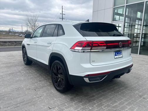 2025 Volkswagen Atlas Cross Sport 2.0T SE w/Technology 4MOTION