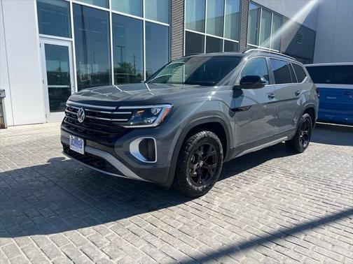 2025 Volkswagen Atlas 2.0T Peak Edition