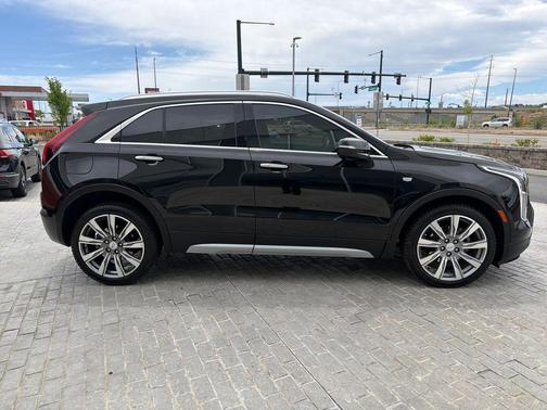 Stellar Black Metallic 2021 Cadillac XT4 Premium Luxury